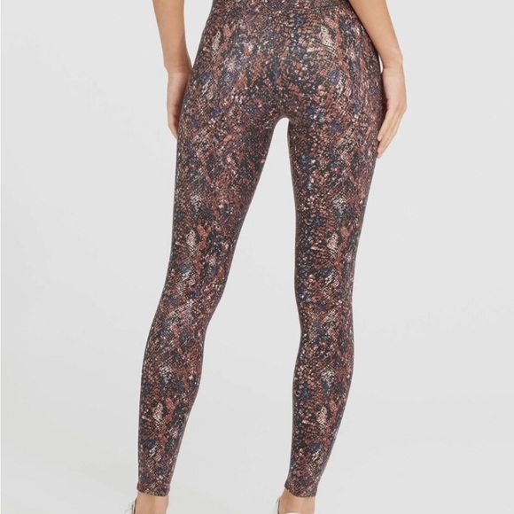 NWT Spanx Faux leather snake shine leggings - Picture 3 of 8